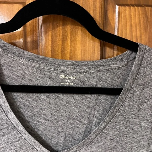 Madewell Gray V-Neck Women's Top - Picture 2 of 3